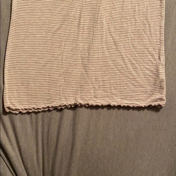 pink and white v neck cute shirt - Picture 4 of 4